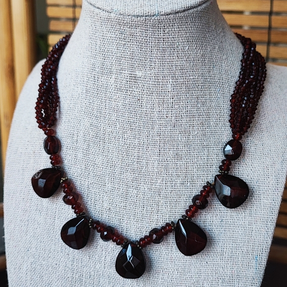 Faceted Dark Red Bohemian Teardrop Garnet 6 Strand Bicone Beads Necklace EUC - Picture 2 of 8